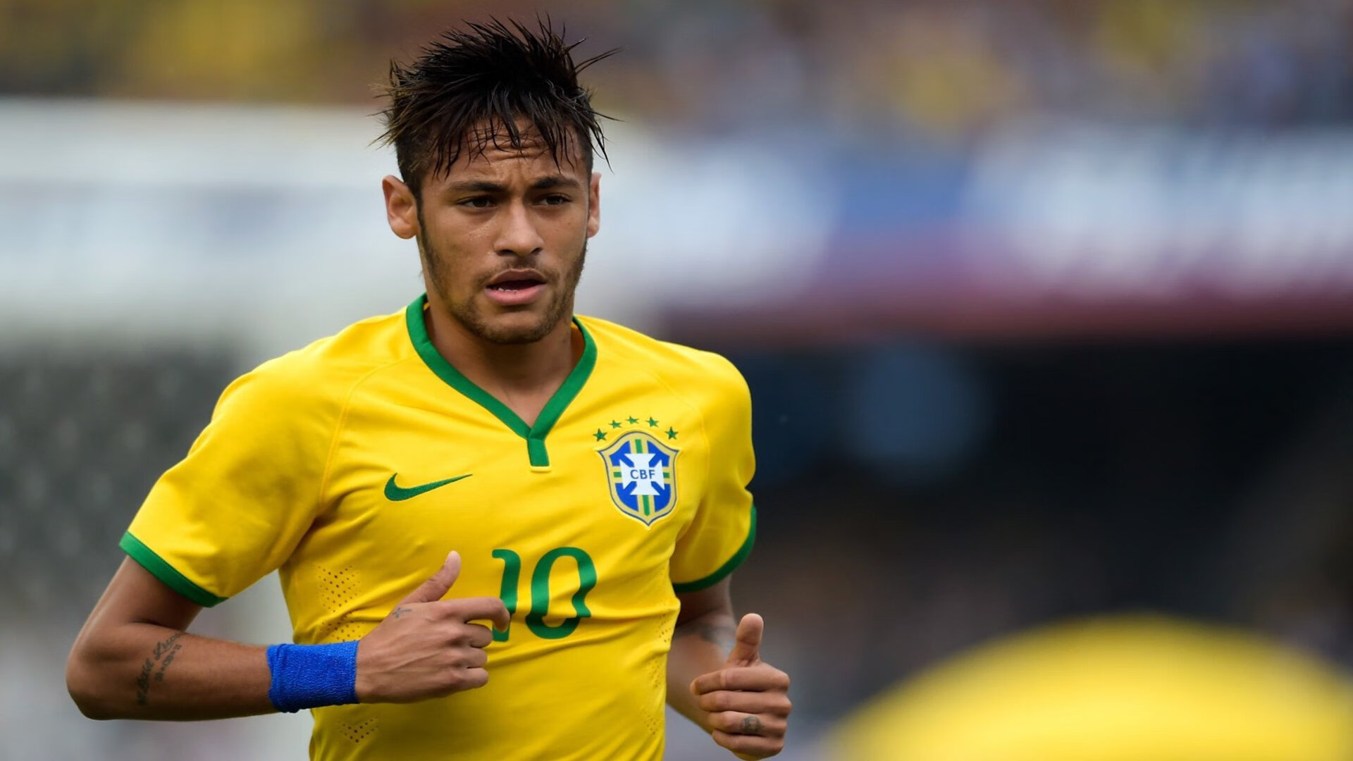 跨界合作不断升级:电竞与时尚、娱乐产业深度融合,电竞与品牌合作